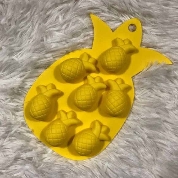 NWOT Set of 4 Pineapple Starfish Fish Flora Silicone Soap Mold Trays - Picture 4 of 10